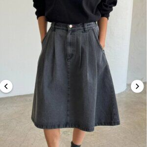 Le Bon Shoppe farm girl skirt in black denim (M - fits like small)